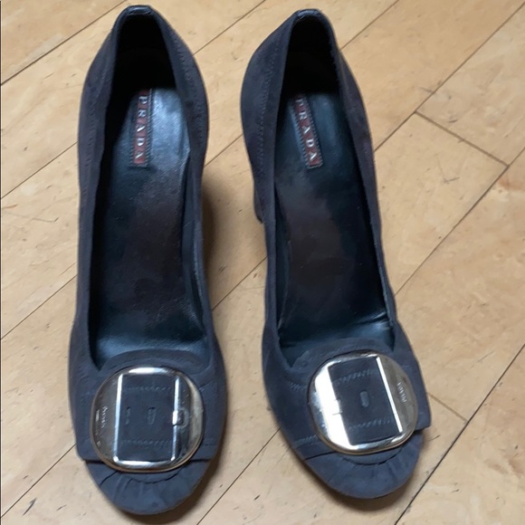 Prada grey suede pump with silver buckle round toe - Picture 1 of 7
